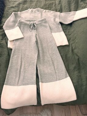 Cozy Two-Tone Knit Sweater Set - Sea Green & White